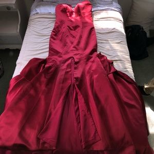 MAROON MERMAID-STYLE PROM DRESS *NEVER WORN*